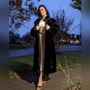 Gorgeous faux fur coat (black)